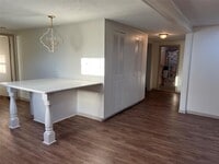 743 Yorkshire St photo'