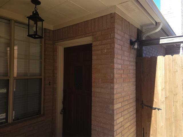 1808 Evergreen Ct in Grapevine, TX - Foto de edificio - Building Photo