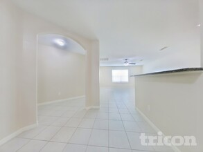 680 Totem Trail Dr in La Marque, TX - Building Photo - Building Photo