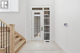 3241 Dove Dr in Oakville, ON - Building Photo - Building Photo