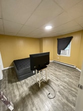 229 CT-163 in Montville, CT - Building Photo - Building Photo