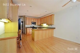 9653 Belmont Ln in Eden Prairie, MN - Foto de edificio - Building Photo