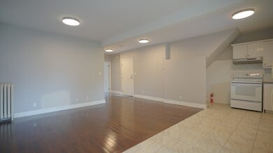 128 Grenadier Rd in Toronto, ON - Building Photo - Building Photo