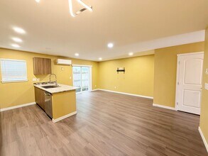 5711 NE 74th Ct in Vancouver, WA - Foto de edificio - Building Photo