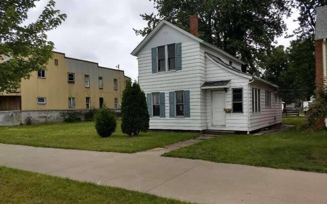 property at 432 11th Ave S