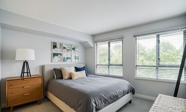 41 Alexander St in Vancouver, BC - Building Photo - Building Photo