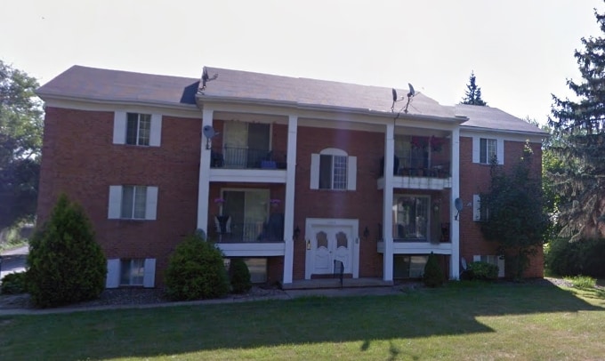 4225 Chester Dr in Youngstown, OH - Foto de edificio