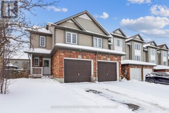 213 Snowdrop Crescent in Kitchener, ON - Building Photo - Building Photo