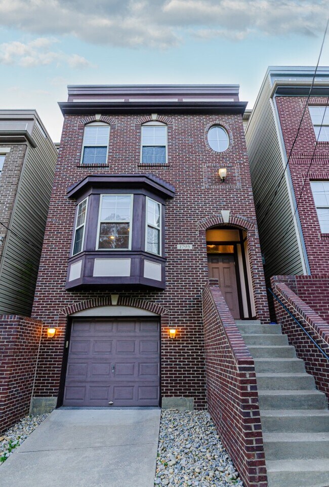 property at 1795 Sycamore St