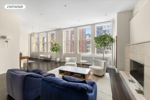 7 E 17th St in New York, NY - Building Photo
