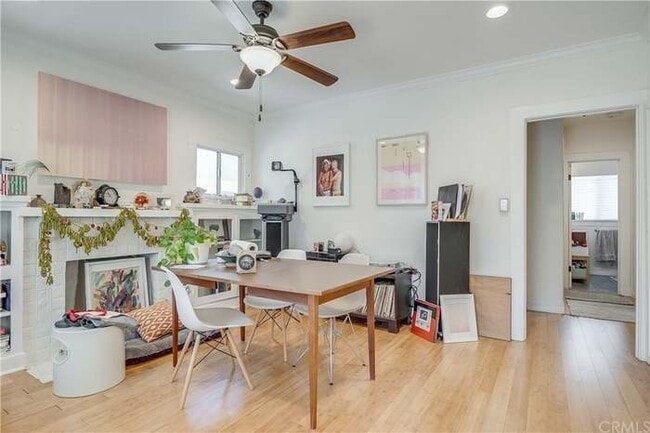 1134 N Mariposa Ave, Unit 1134 in Los Angeles, CA - Building Photo - Building Photo