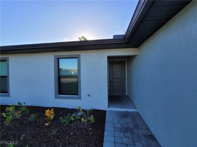 501 NE 25th Ave in Cape Coral, FL - Building Photo - Building Photo