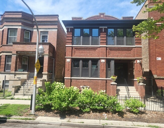 property at 6208 S Rhodes Ave