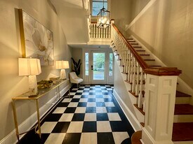 185 Clisby Pl in Macon, GA - Building Photo