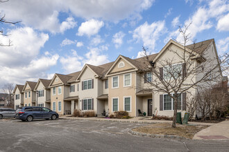 Lakewood Commons in Lakewood, NJ - Building Photo - Building Photo