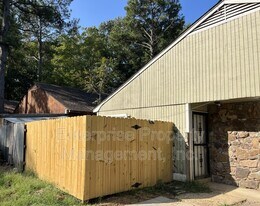 1355 Garden Rd in Memphis, TN - Building Photo