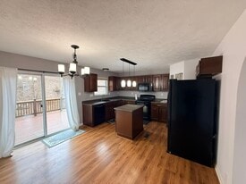 2293 Flint Dr in Washington, PA - Building Photo