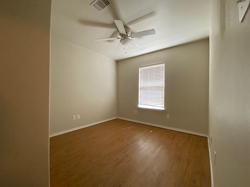 6537 92nd St in Lubbock, TX - Building Photo