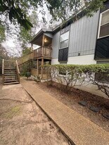 1530 Live Oak Dr in Tallahassee, FL - Building Photo