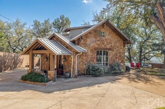 2927 Colonels Row in Graford, TX - Foto de edificio - Building Photo
