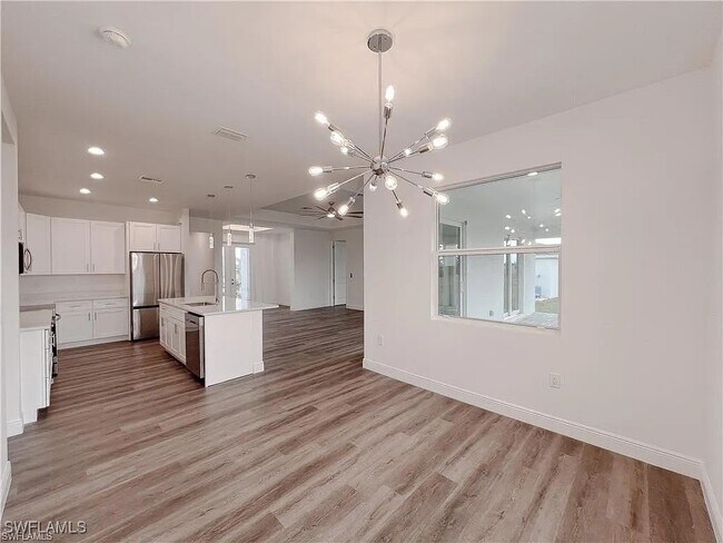 1013 NE 39th Terrace in Cape Coral, FL - Building Photo - Building Photo