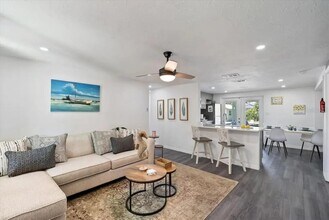 5332 Nutmeg Ave in Sarasota, FL - Building Photo - Building Photo