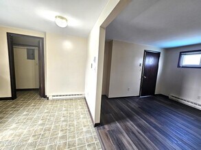 526 Hughes Ct in Scranton, PA - Foto de edificio - Building Photo