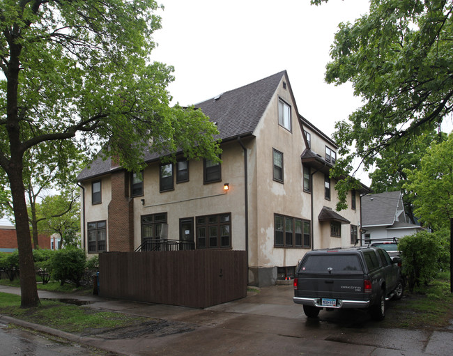 1025 6th St SE in Minneapolis, MN - Building Photo - Building Photo