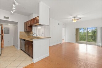 11661 W Atlantic Blvd in Coral Springs, FL - Building Photo - Building Photo