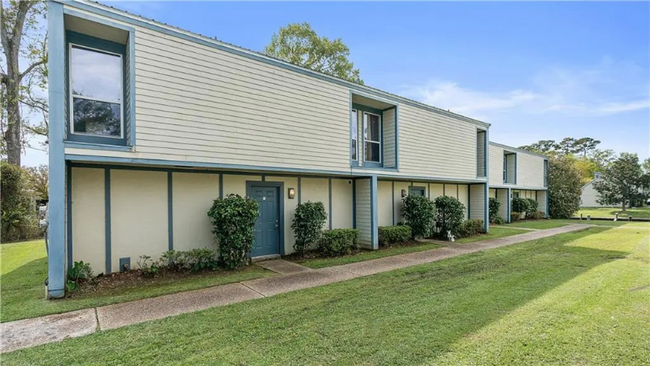 350 Atalin St in Mandeville, LA - Building Photo - Building Photo