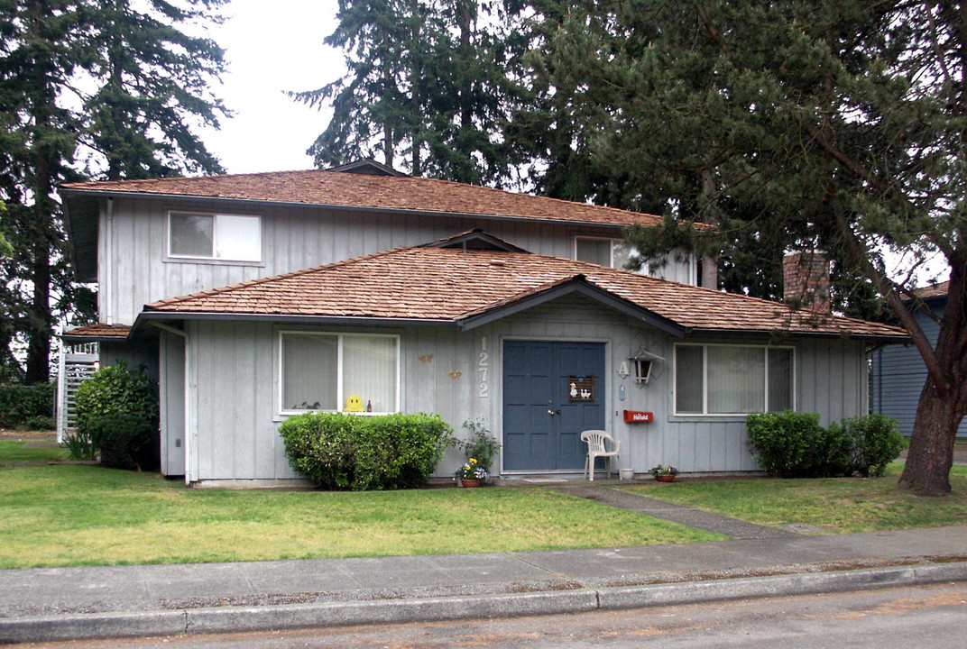 1266 Woodgate Ave in Marysville, WA - Foto de edificio