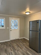 133 W Van Buren St in Oswego, NY - Foto de edificio - Building Photo