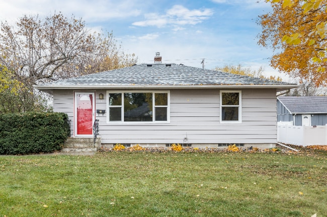 property at 301 W 2nd St