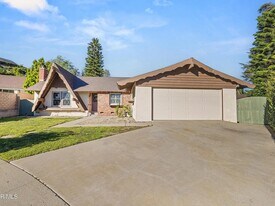 326 Longwood Ct in Thousand Oaks, CA - Building Photo