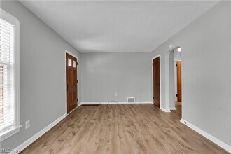 4610 Yorkshire Ave in Cleveland, OH - Building Photo - Building Photo