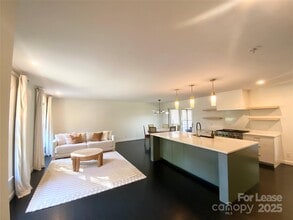 3012 Burnt Mill Rd in Charlotte, NC - Building Photo - Building Photo