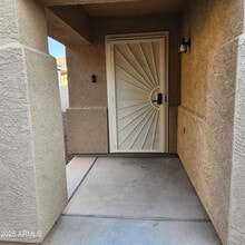 16931 W Marshall Ln in Surprise, AZ - Foto de edificio - Building Photo