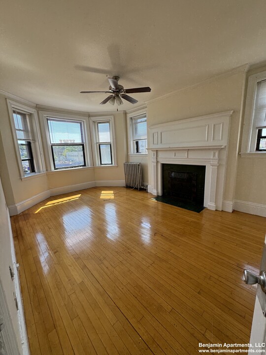 421 Cambridge St, Unit 1 in Boston, MA - Building Photo