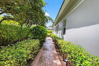 3924 NW 58th St in Boca Raton, FL - Building Photo - Building Photo