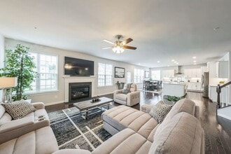 5808 Savannah Dr in Brandywine, MD - Foto de edificio - Building Photo