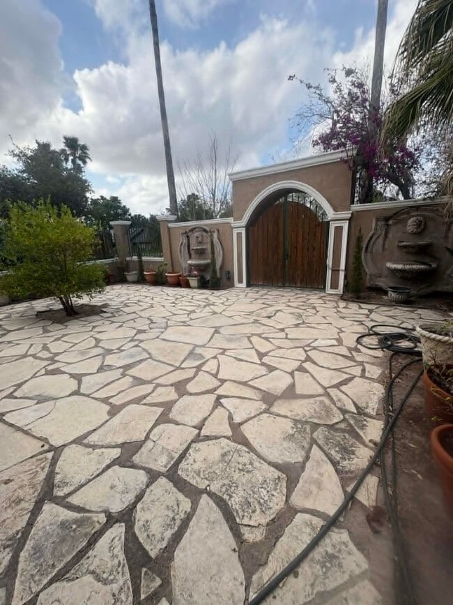 3110 Jacaranda Dr in Harlingen, TX - Building Photo - Building Photo