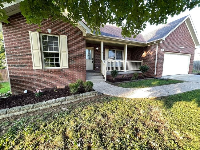 401 Warriors Way in Shelbyville, KY - Foto de edificio - Building Photo
