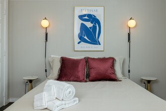 2307 N Elm St in Denton, TX - Building Photo - Building Photo