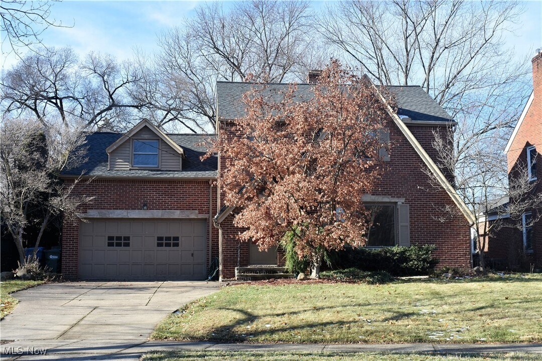 21216 N Park Dr in Fairview Park, OH - Building Photo