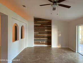 1649 La Maderia Dr in Palm Bay, FL - Foto de edificio - Building Photo