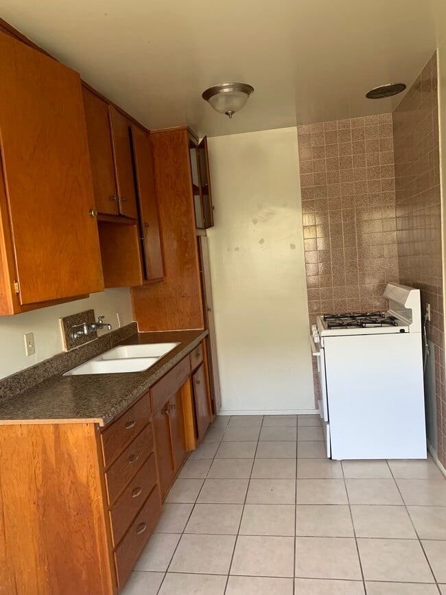 245 San Marcos St in San Gabriel, CA - Foto de edificio - Building Photo