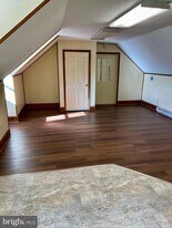 519 Winchester Ave, Unit 2-2 in Martinsburg, WV - Building Photo