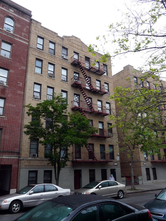 241 E Mosholu Pky in Bronx, NY - Building Photo