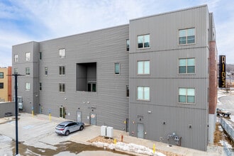 The Rise in Council Bluffs, IA - Foto de edificio - Building Photo