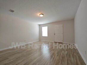 8498 McGirts Village Ln in Jacksonville, FL - Building Photo - Building Photo